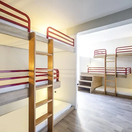 Ibis Budget Centre 2*