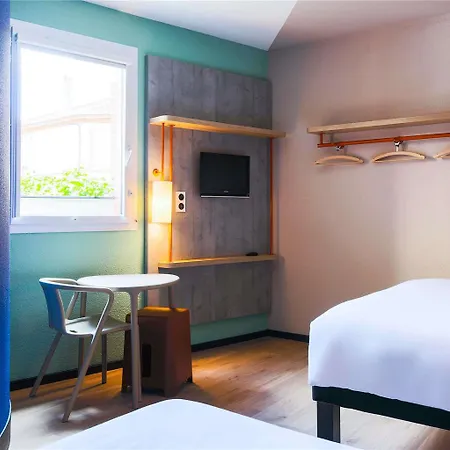 Ibis Budget Centre Hotel 2*