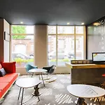 Ibis Budget Centre 2*