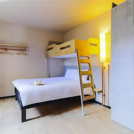 Ibis Budget Centre 2*